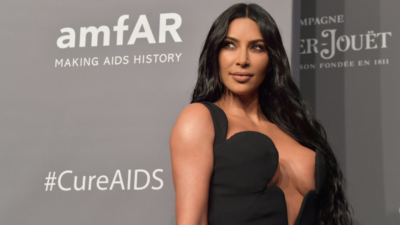 Illustration for article titled Kim Kardashian Would 'Never' Pull an Aunt Becky and Use Her 'Privilege' to Get Her Kids Into College